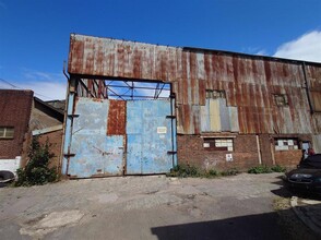 Albion Parade, Gravesend for rent Building Photo- Image 1 of 2