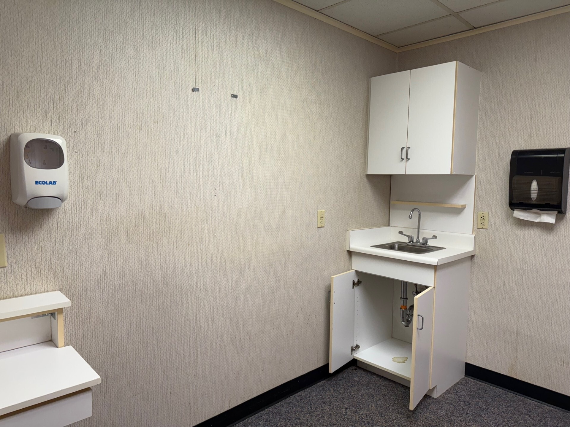 2212 Old Furnace Rd, Boiling Springs, SC to rent Interior Photo- Image 1 of 5