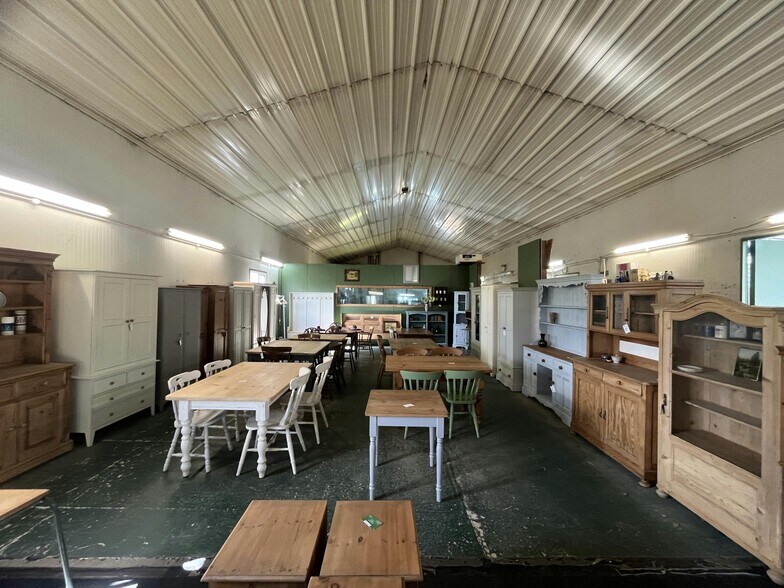 Aylesbury Rd, Leighton Buzzard to rent - Building Photo - Image 2 of 10