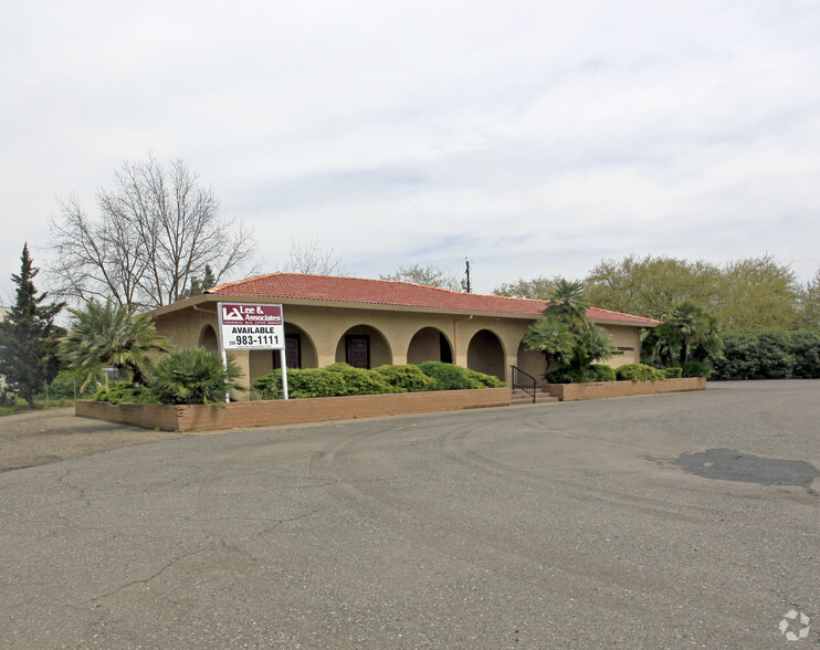 800 N Shaw Rd, Stockton, CA for rent - Primary Photo - Image 1 of 4