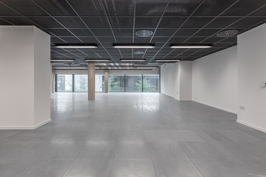 17 City North Pl, London to rent - Interior Photo - Image 2 of 12