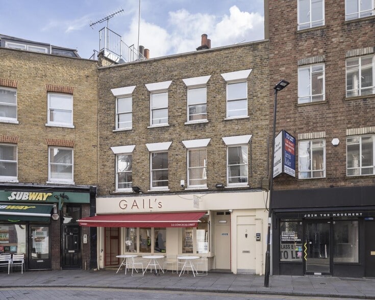 2-3 Cowcross St, London to rent - Building Photo - Image 1 of 7