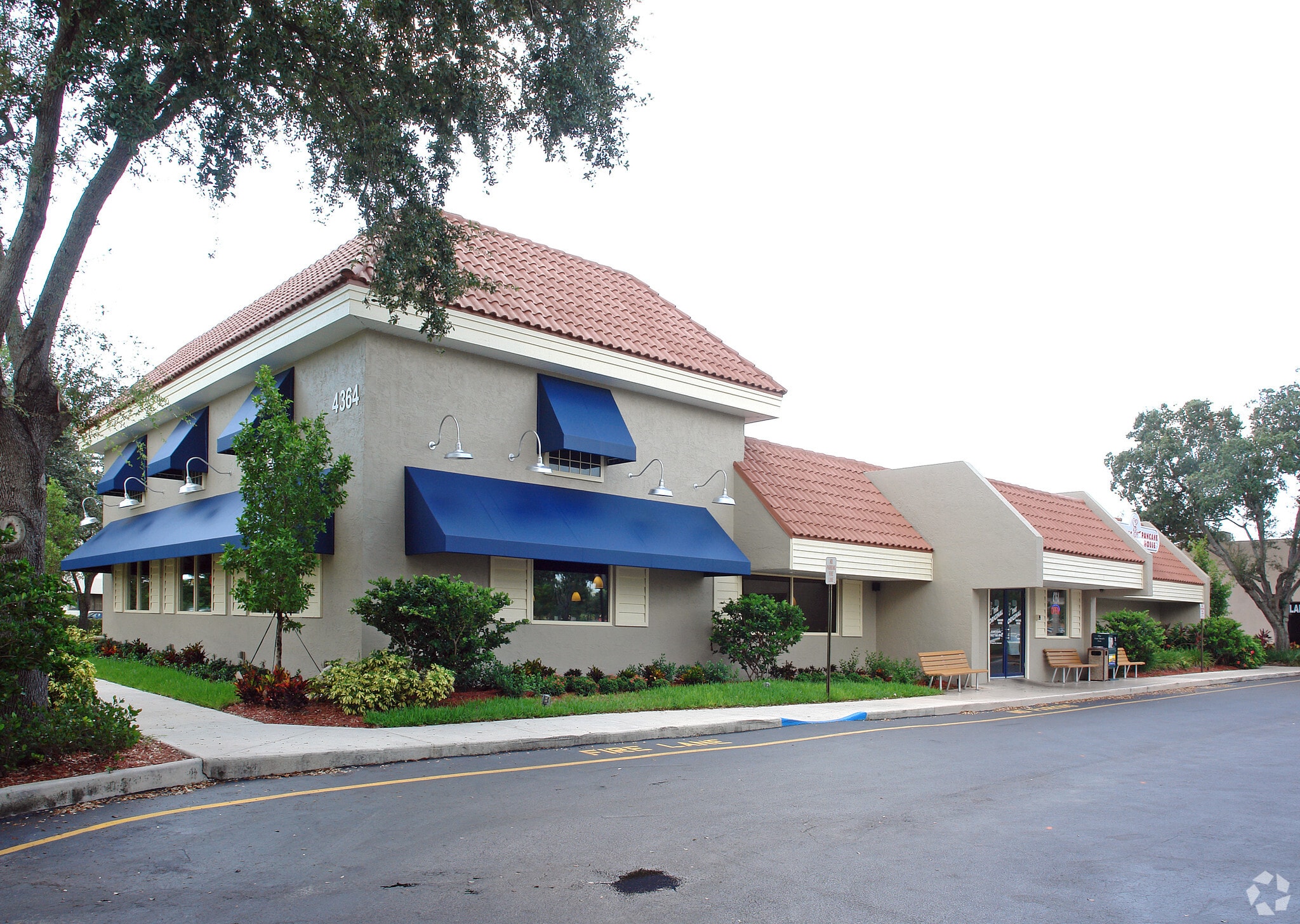 8924 N Military Trl, West Palm Beach, FL to rent Primary Photo- Image 1 of 6