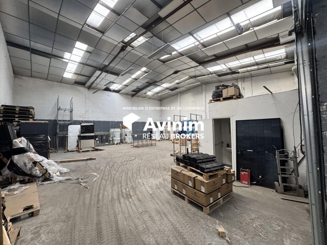 Industrial in Stains to rent Interior Photo- Image 1 of 3