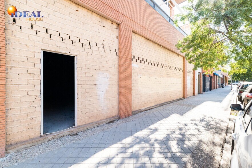 Calle Torre de las Cabezas, 12, Granada, Granada for sale - Building Photo - Image 2 of 17