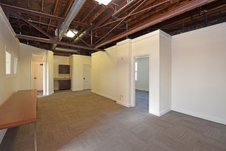 33 E 7th St, Covington, KY for rent Interior Photo- Image 1 of 4