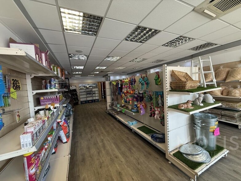 60-76 High St, New Romney to rent - Building Photo - Image 3 of 14