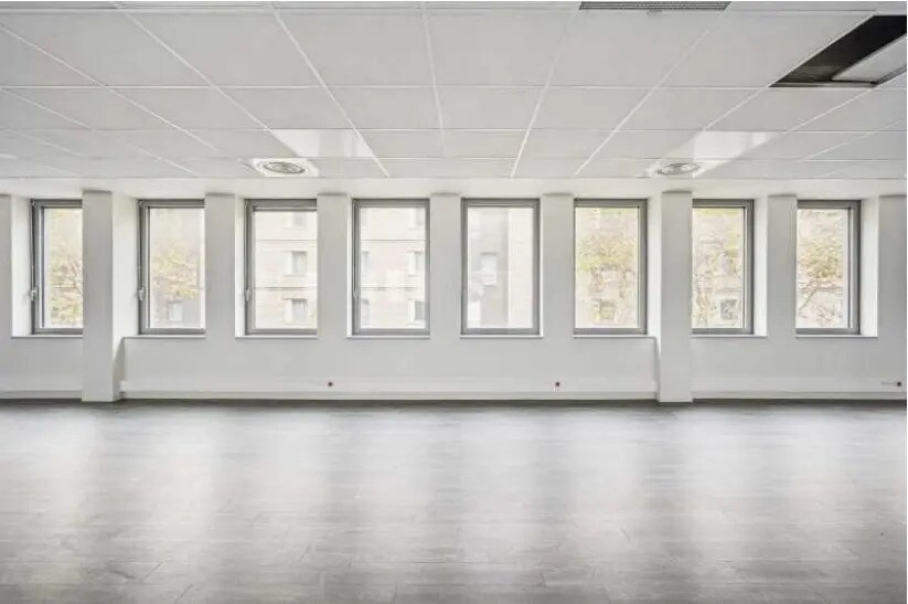 Office in Clichy to rent - Building Photo - Image 3 of 8