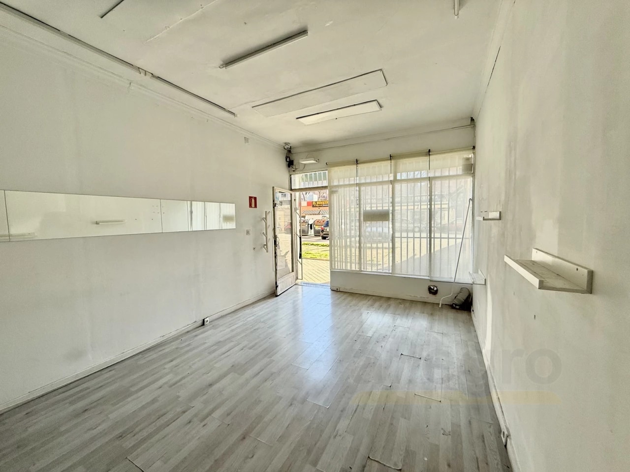 Retail in Madrid, Madrid to rent Interior Photo- Image 1 of 8