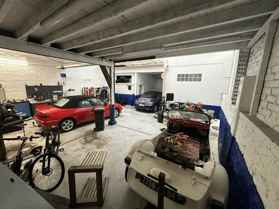 Light Industrial in Saint-Maur-des-Fossés to rent Interior Photo- Image 1 of 6