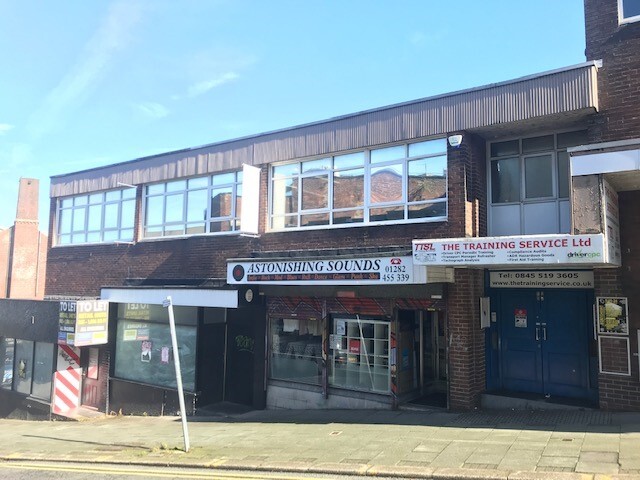 12 Hall St, Burnley for rent - Building Photo - Image 1 of 1