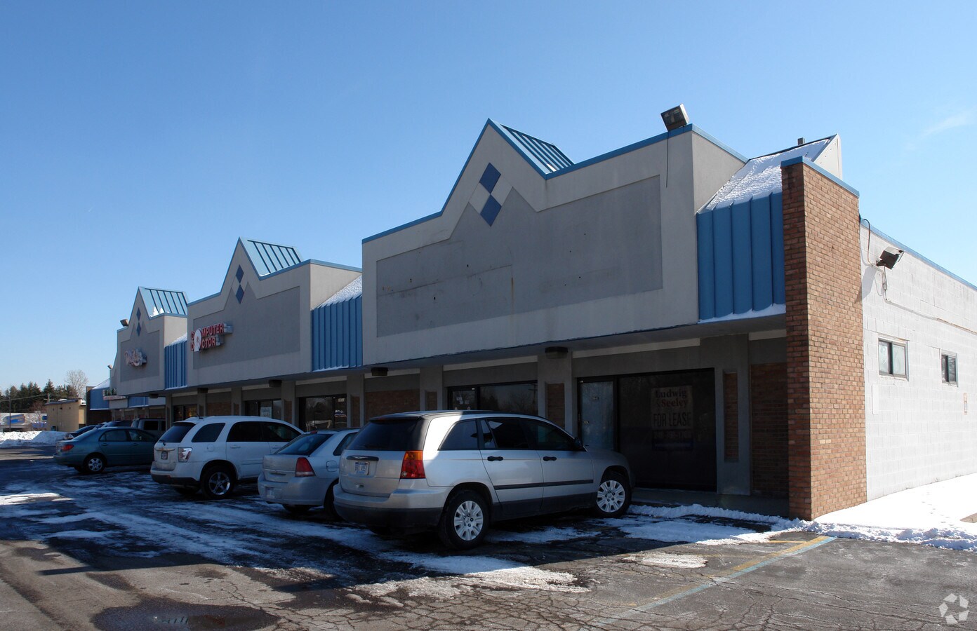 2950529521 W Nine Mile Rd, Farmington 48336 UK