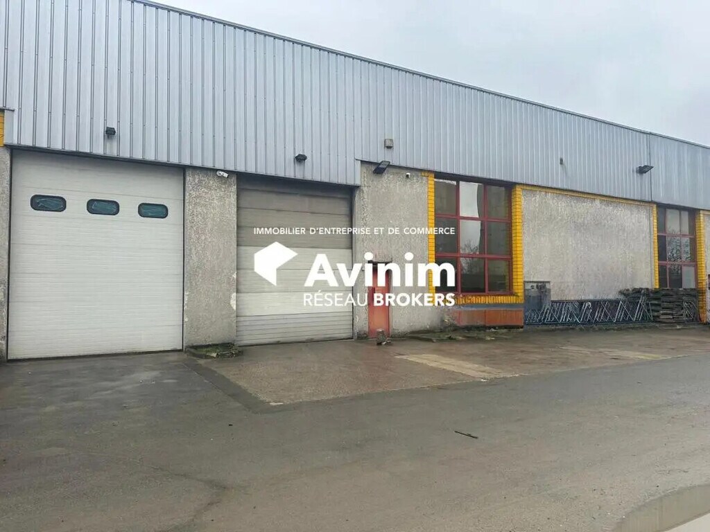 Location Entrepôt 367 m² - Photo 1