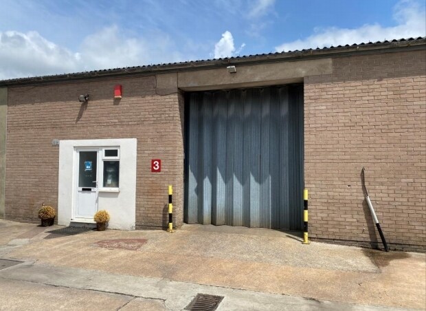 Battle Rd, Newton Abbot to rent Primary Photo- Image 1 of 3