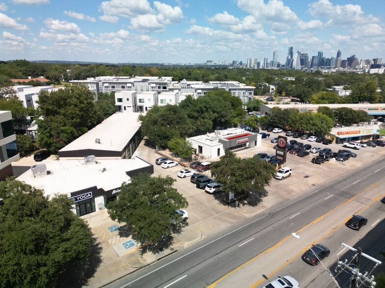 2324 S Lamar Blvd, Austin, TX for rent - Building Photo - Image 3 of 18