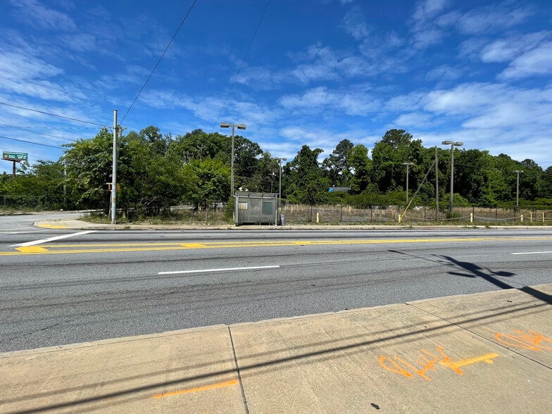 2521 metropolitan, Atlanta, GA to rent - Primary Photo - Image 1 of 3