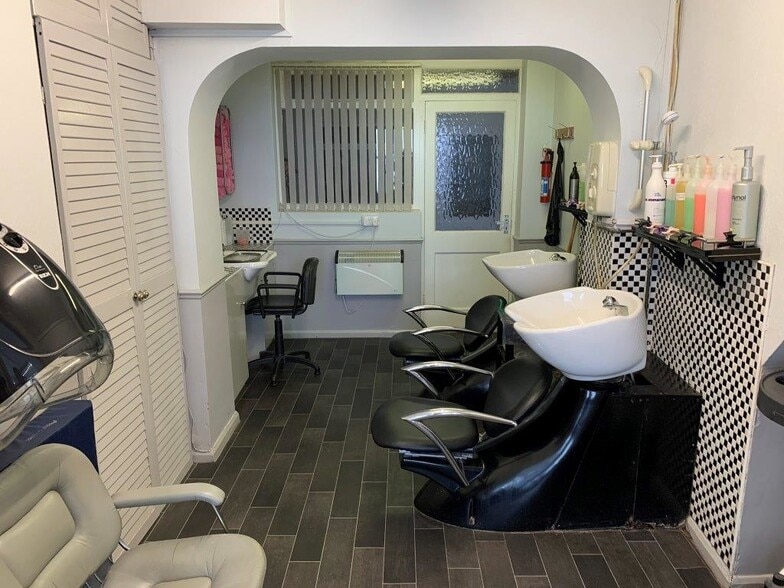 10 Church St, Ruskington for sale - Interior Photo - Image 2 of 8