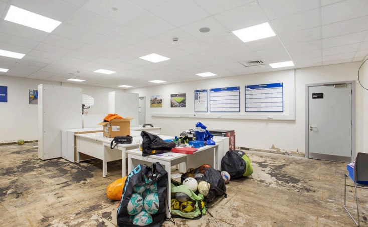 Plough Ln, London to rent - Interior Photo - Image 2 of 5