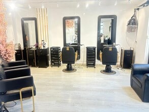 Retail in Barcelona, Barcelona to rent Interior Photo- Image 2 of 12