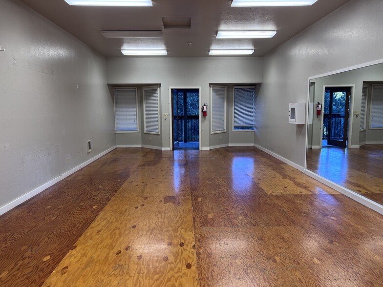 2704 Highway 4, Arnold, CA for sale - Interior Photo - Image 3 of 20