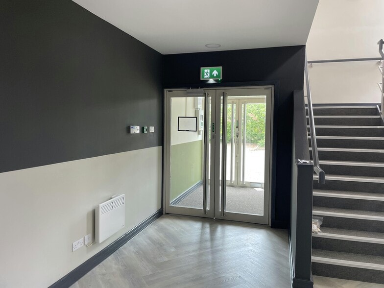 Coldharbour Ln, Bristol to rent - Building Photo - Image 2 of 10