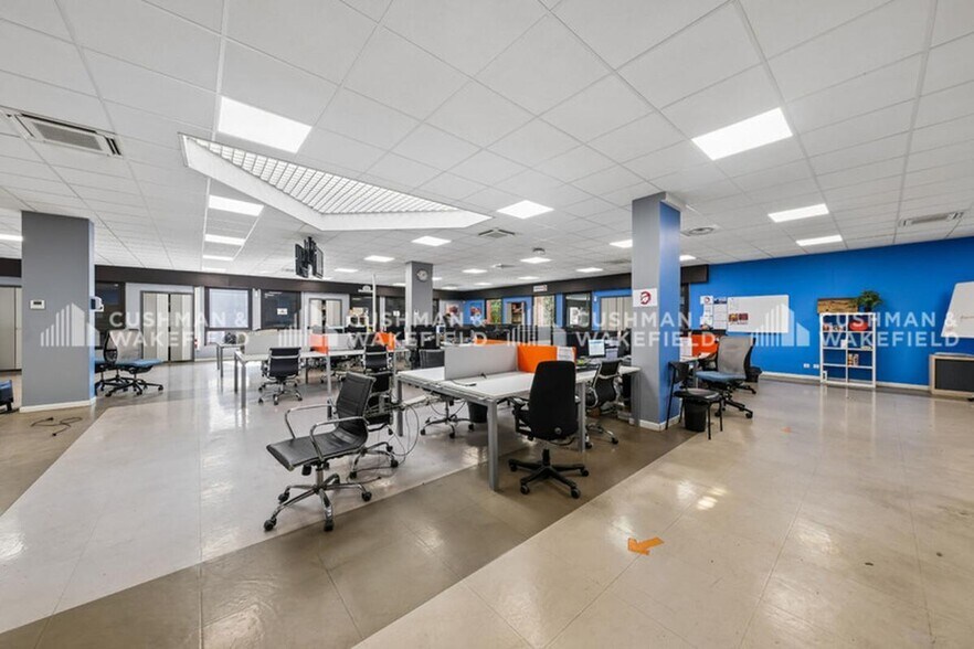 Office in Marseille for sale - Building Photo - Image 2 of 15