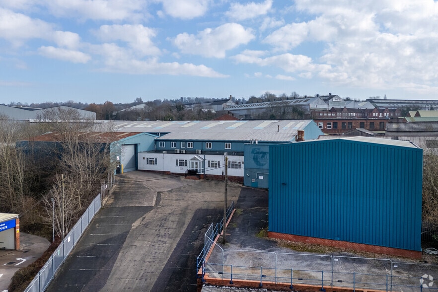 Dudley Rd, Halesowen to rent - Building Photo - Image 2 of 4