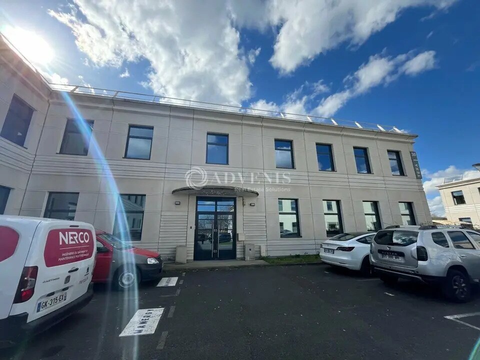 Office in Créteil to rent Building Photo- Image 1 of 5