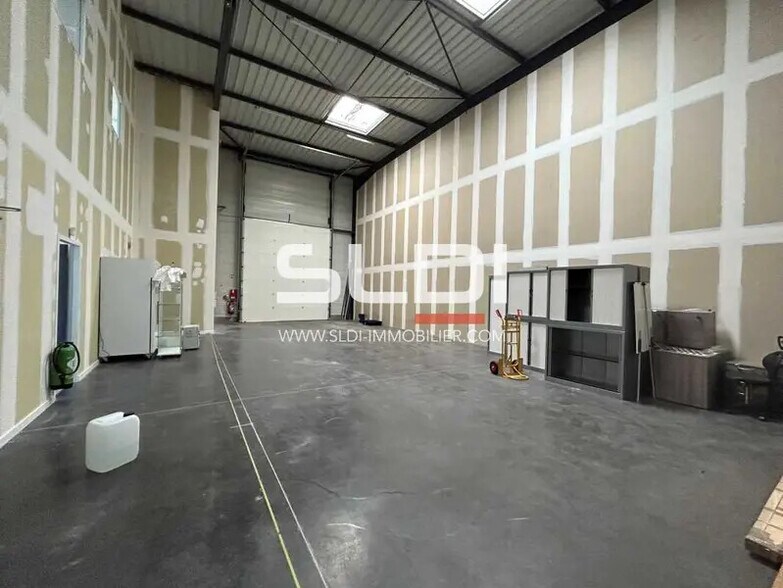 Avenue B Cité Berliet, Saint-Priest to rent - Interior Photo - Image 3 of 8