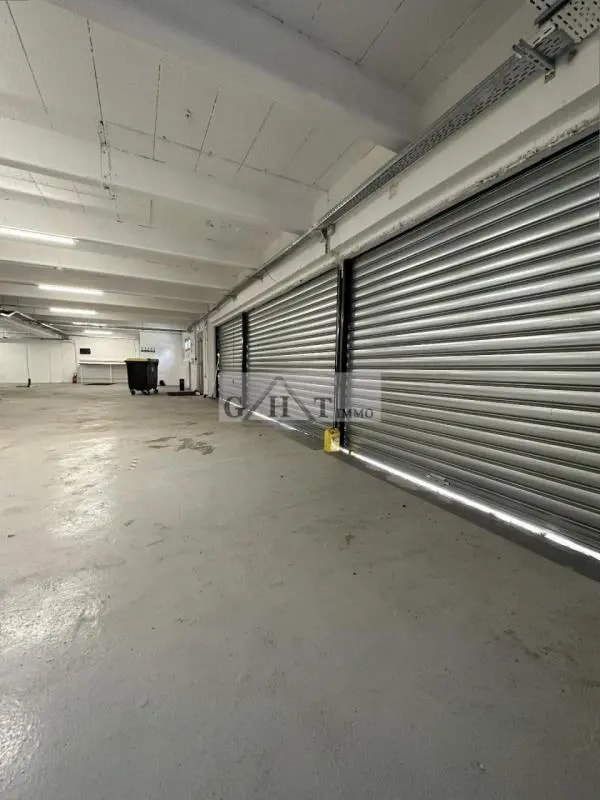 Location Entrepôt 550 m² - Photo 1