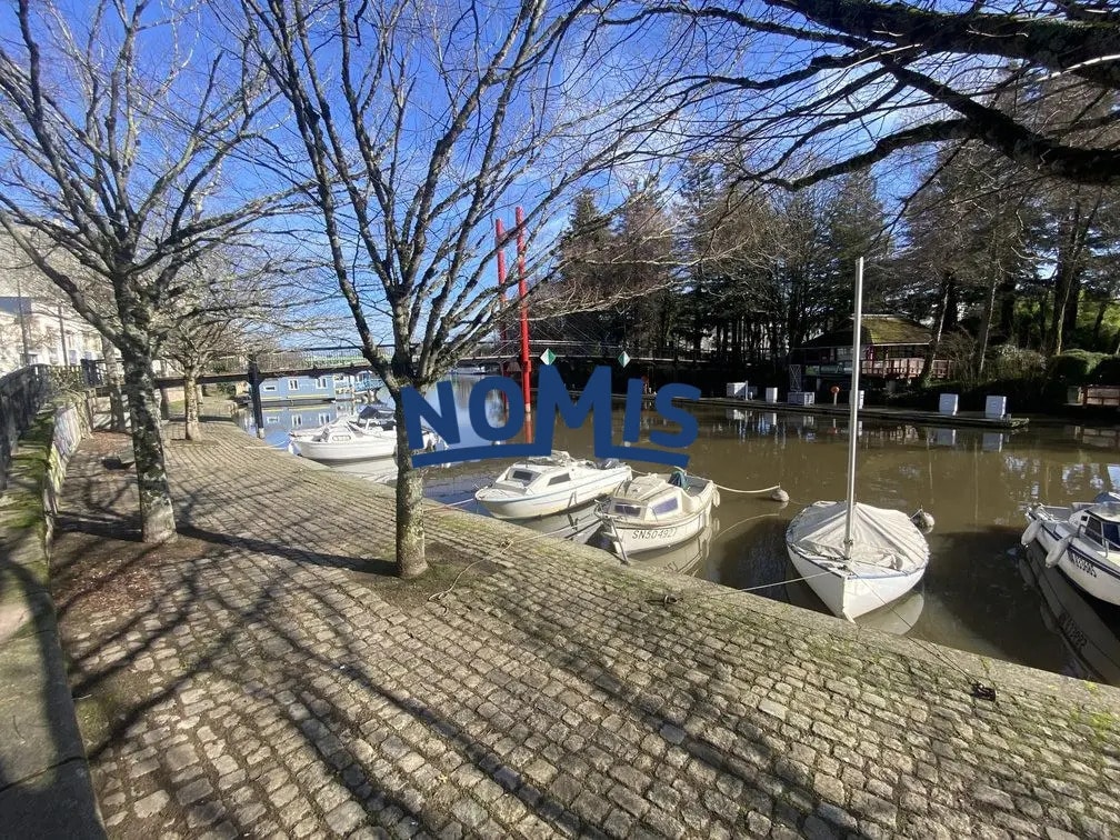 Vente Bureaux 79 m² - Photo 1