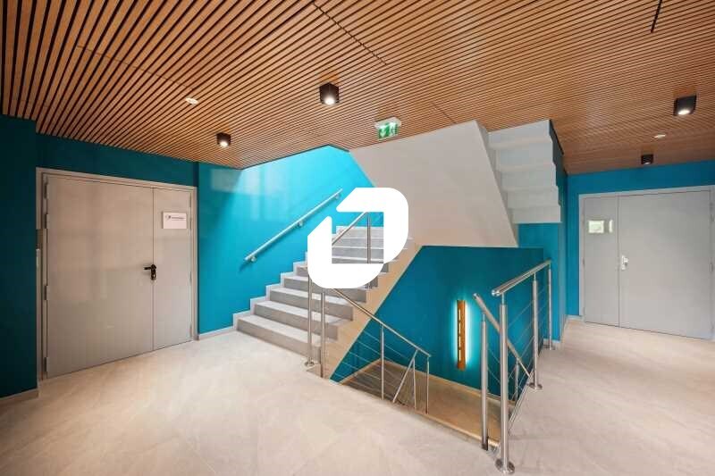 Light Industrial in Les Ulis for sale - Lobby - Image 2 of 16