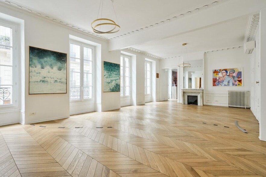 Office in Paris for sale - Building Photo - Image 1 of 8