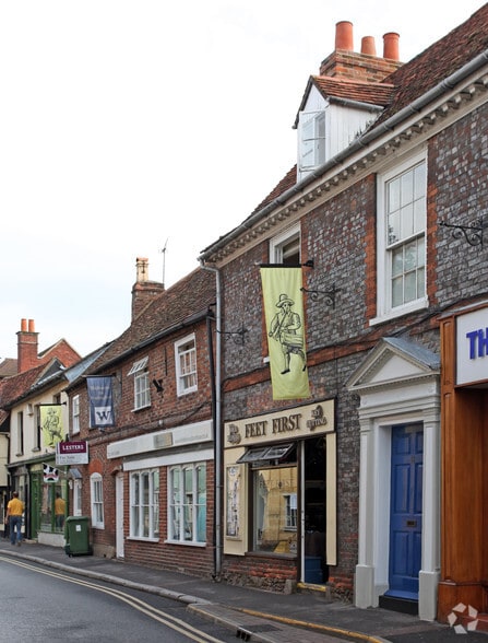 19-20 St Marys St, Wallingford to rent - Building Photo - Image 3 of 5