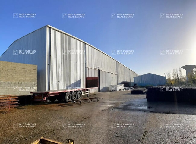 Vente Local d'activités 3 400 m²