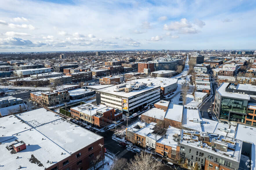 6750 Av de l'Esplanade, Montréal, QC for rent - Aerial - Image 3 of 7