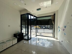 160B Finchley Rd, London to rent Interior Photo- Image 2 of 3