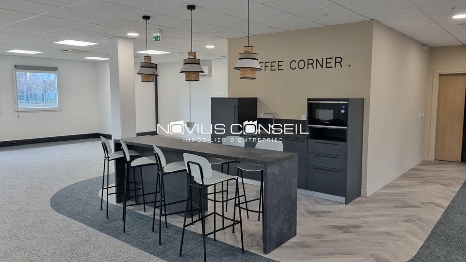 Office in Colomiers to rent Interior Photo- Image 1 of 24