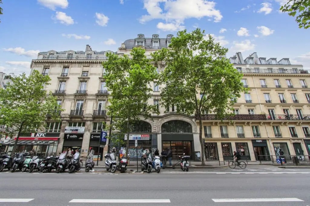 Location Bureaux 924 m² - Photo 1