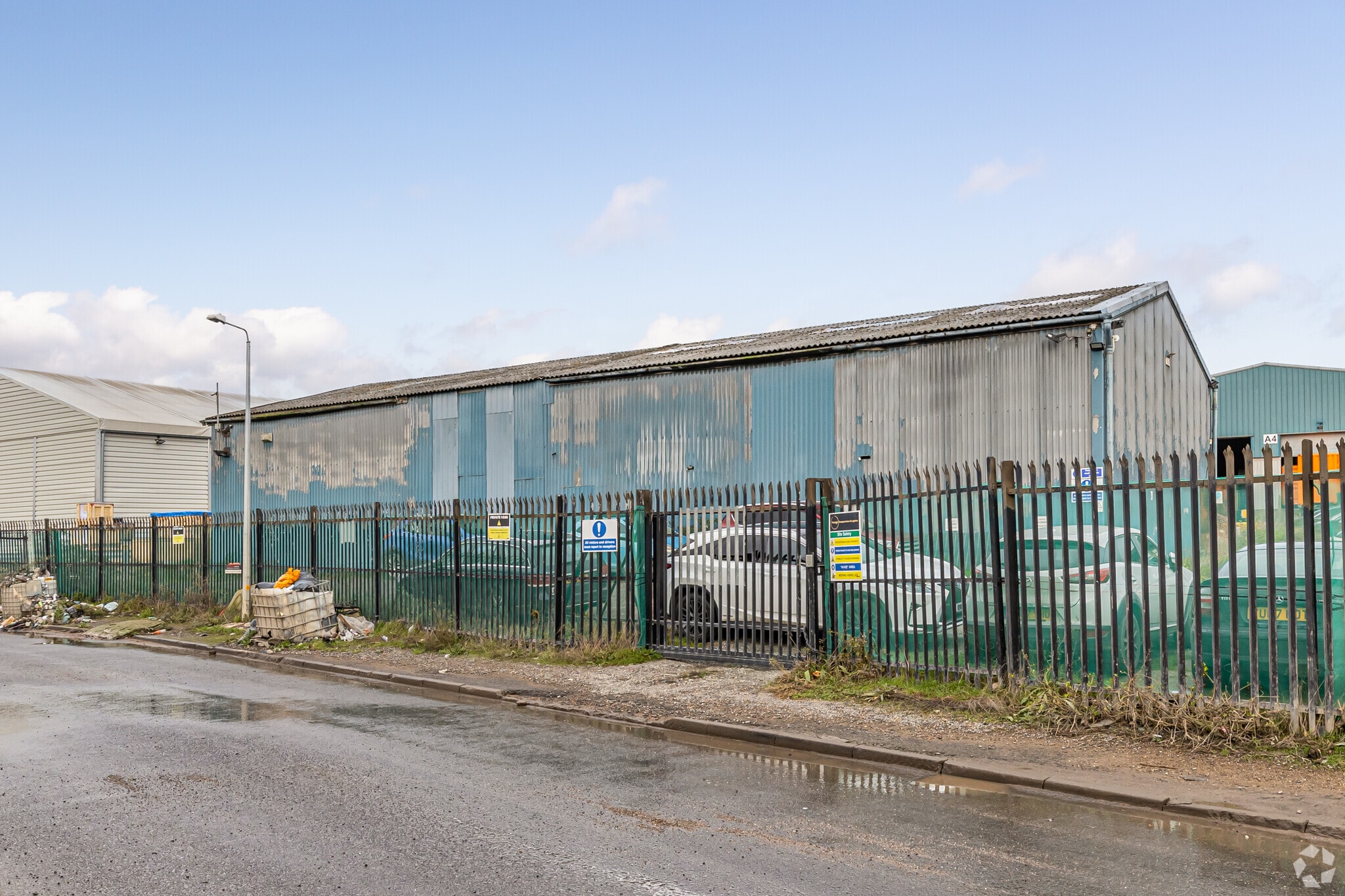 5 Botany Way, Purfleet to rent Primary Photo- Image 1 of 3