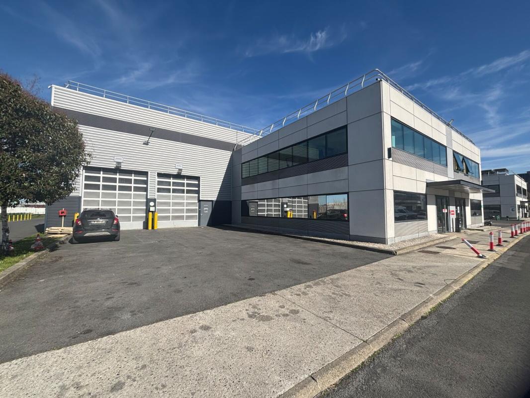 Light Industrial in Gennevilliers to rent Building Photo- Image 1 of 11