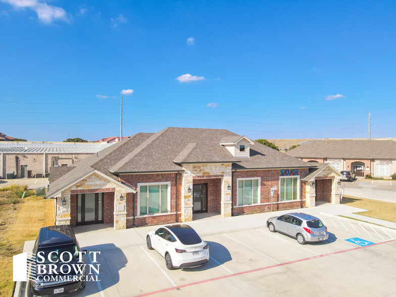 870 Hebron Pky, Lewisville, TX for rent - Building Photo - Image 1 of 22