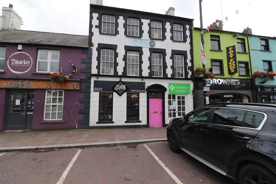 30 Market Sq, Dromore to rent - Primary Photo - Image 1 of 6
