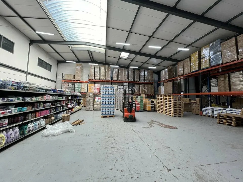 Location Local d'activités 2 470 m² - Photo 1