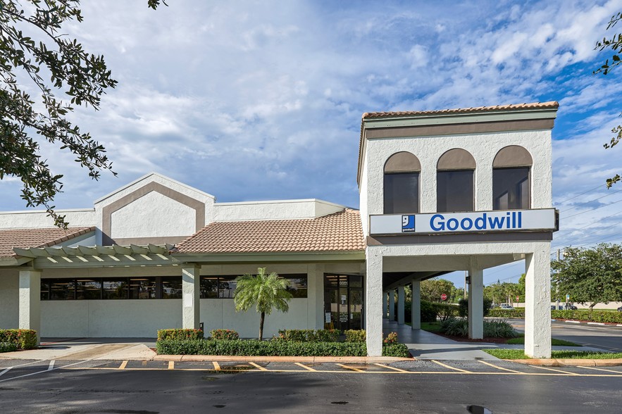 6685 Forest Hill Blvd, West Palm Beach, FL for sale - Building Photo - Image 1 of 1