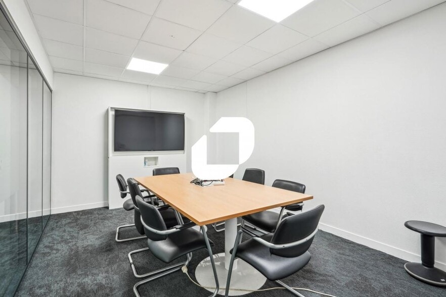 Office in Saint-Cloud to rent - Interior Photo - Image 3 of 9