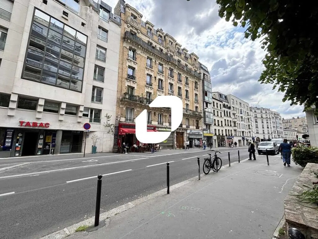 Location Commerce 99 m² - Photo 1