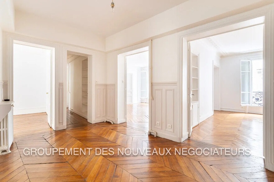 Build-to-Rent in Paris for sale - Interior Photo - Image 1 of 11