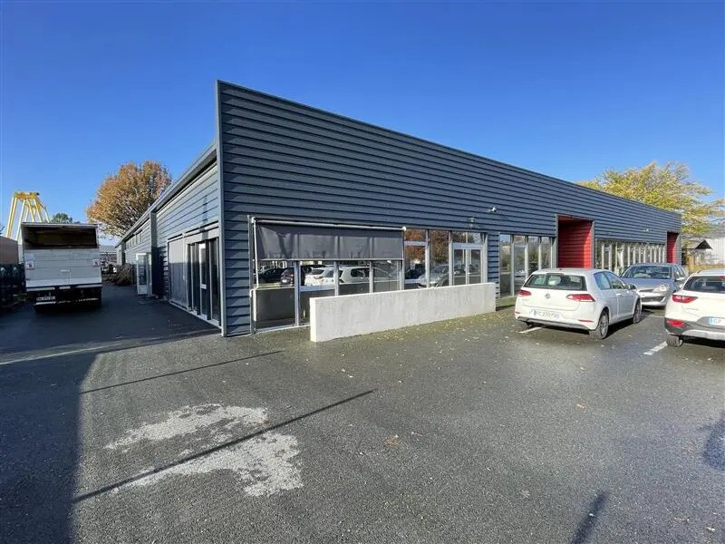 Light Industrial in Pessac to rent Building Photo- Image 1 of 12