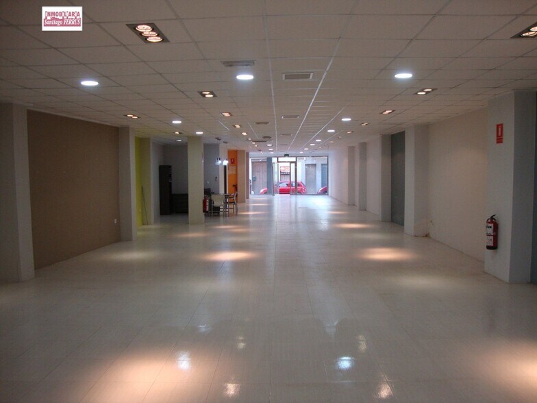 Retail in Almussafes, Valencia to rent - Primary Photo - Image 2 of 5